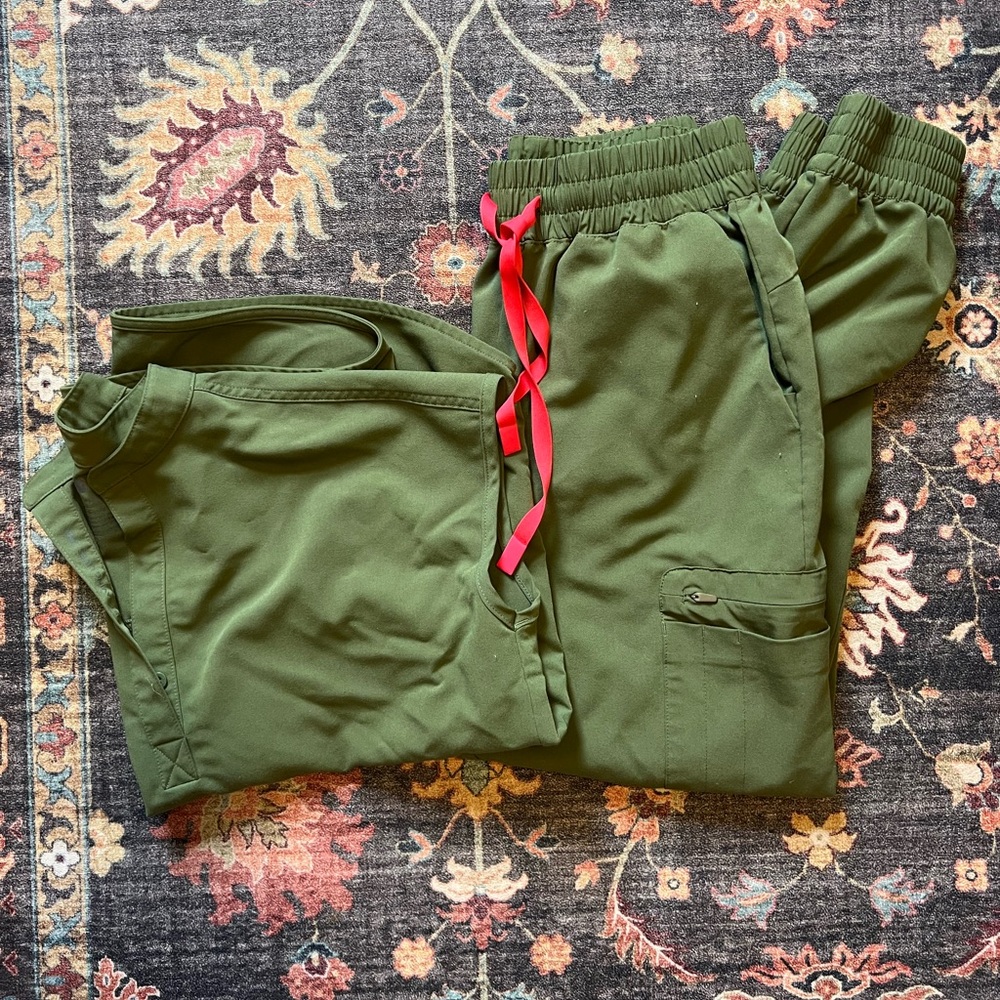 Figs Dark Olive Set